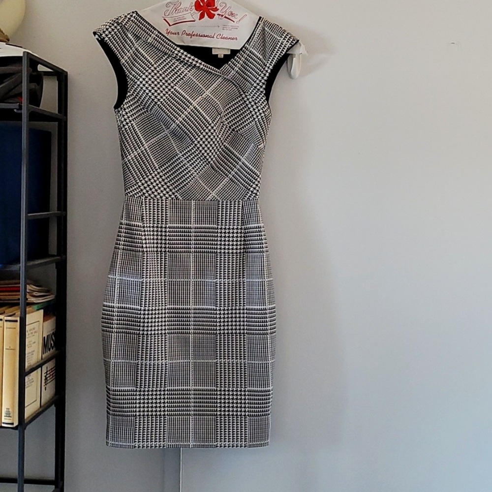 Reiss black and white houndstooth sheath, size 0